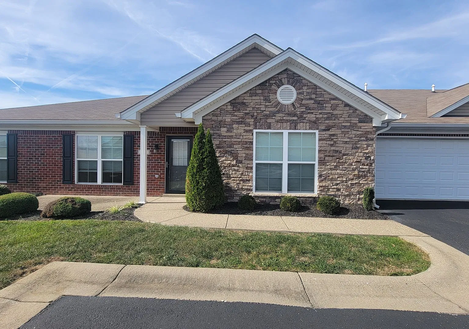 Elegant & spacious 3 bedroom, 2 bathroom condo in Simpsonville — Photo 1