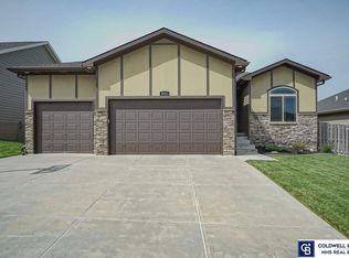 6831 NW Tempest Dr, Lincoln, NE 68521