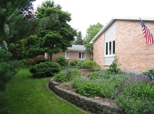 1735 Gloria Dr, Fairport, NY 14450