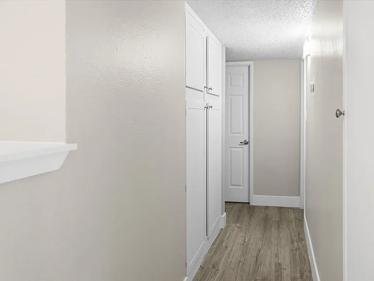 Sherwood Forest Apartments — Photo 30