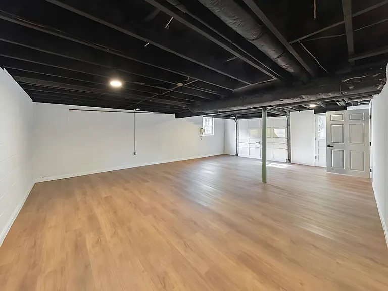 1920 Mozelle Dr — Photo 18
