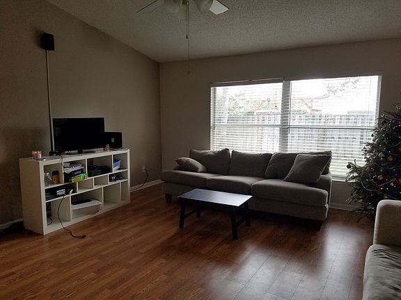 4th image of 4131 Forest Island Dr
