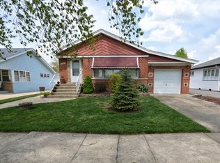 5062 Wick Dr, Oak Lawn, IL 60453
