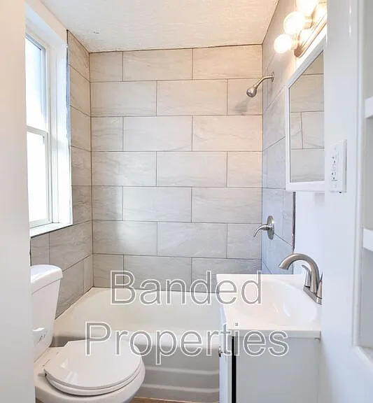 627 23rd St #1 — Photo 6