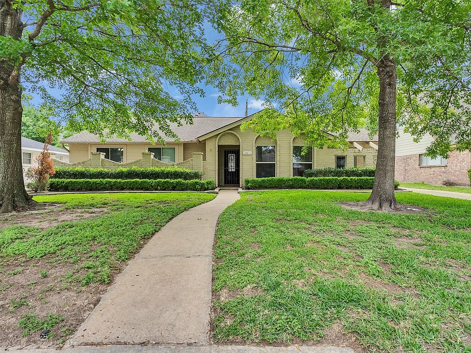 1st image of 2811 Quincannon Ln