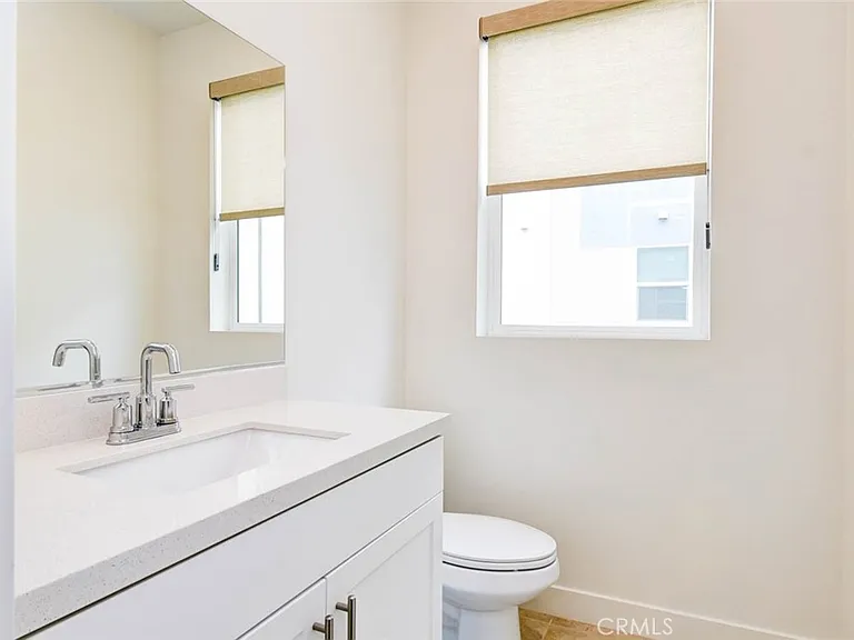 1814 E 1st St #330 — Photo 16