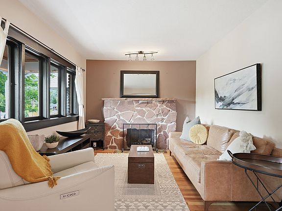 5th image of 1019 E Bryan Ave