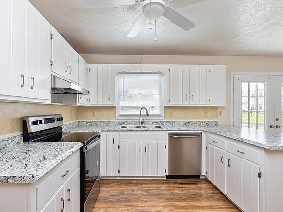 2nd image of 307 Edge Wood Dr