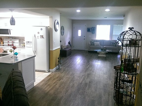 3rd image of 317 Maine Pl