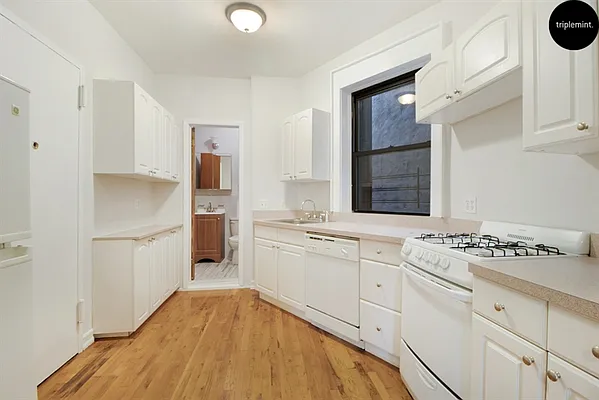 Rented by Triplemint | media 19