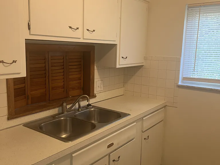 17 Vanderbilt Dr #G — Photo 3