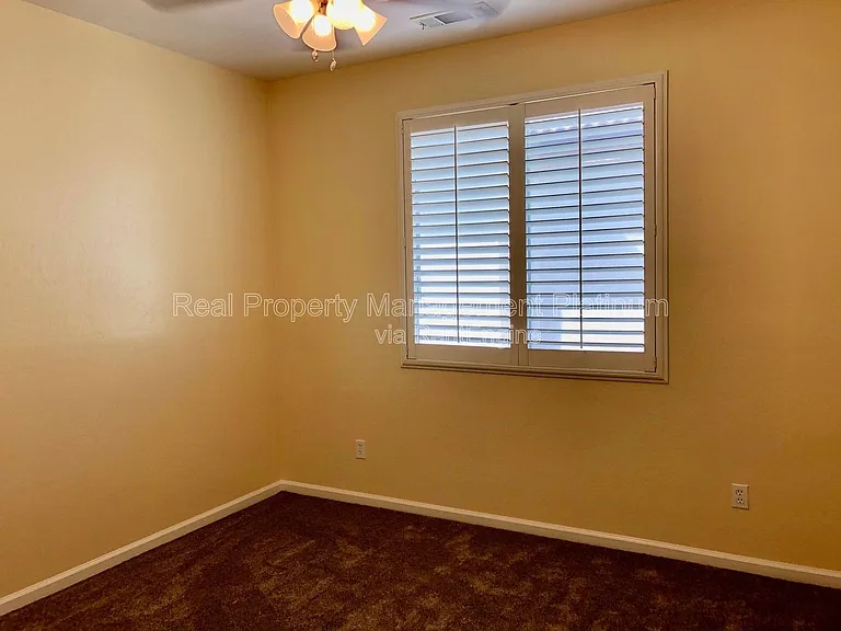 4437 W Pinsapo Dr — Photo 15