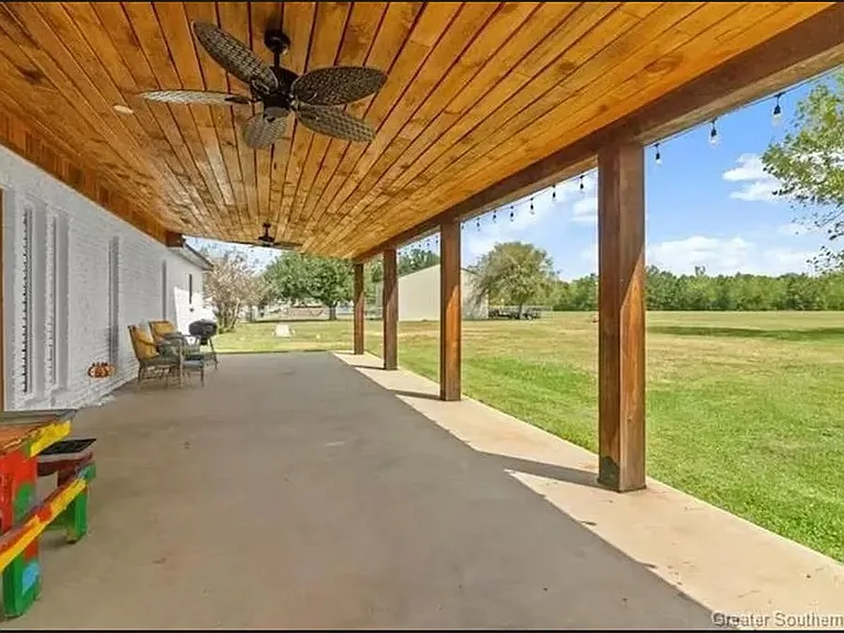 2822 Wilson Dr — Photo 11