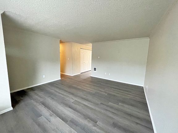 3rd image of 9112 Fawnlily Cir W