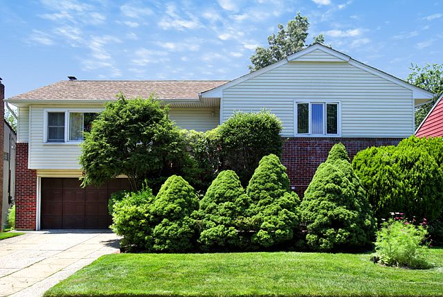 1st image of 899 Hewlett Dr