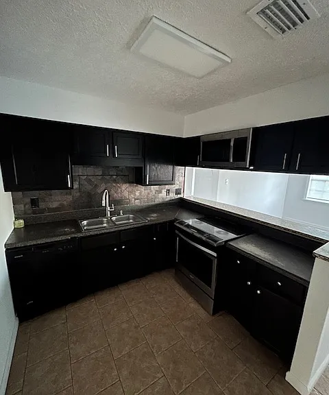 1605 Calhoun Ave — Photo 3