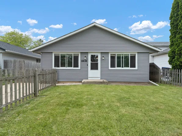 1808 Jethro Ave, Zion, IL 60099