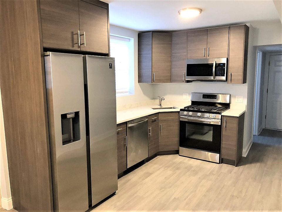 1st image of 2649 N Sacramento Ave #G