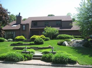 44 Caleb Brewster Rd, East Setauket, NY 11733