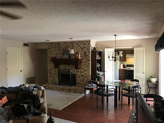 3rd image of 3025 Old Orchard Ln