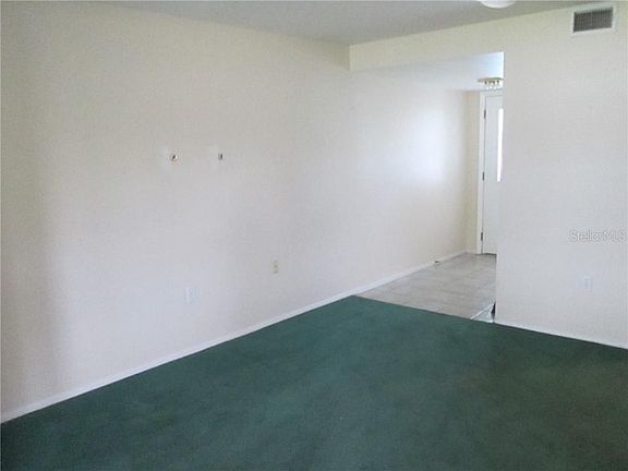 4th image of 951 Cherry Hills Dr