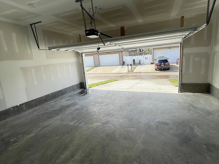 2220 Hospitality Ln — Photo 18