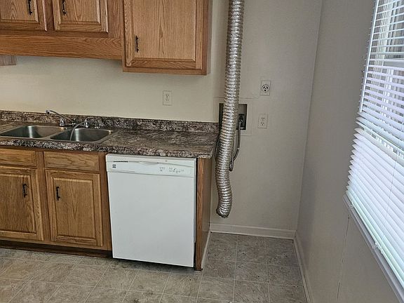 4th image of 24 Valleywood Dr APT 3