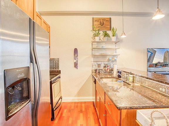 4th image of 606 W Wisconsin Ave Unit 506