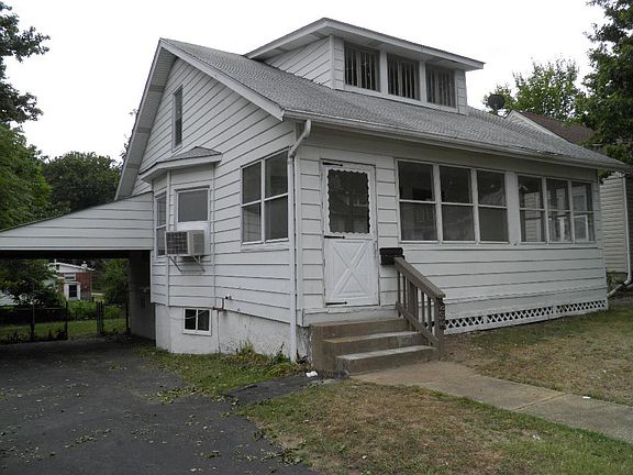 2nd image of 8306 Flora Ave
