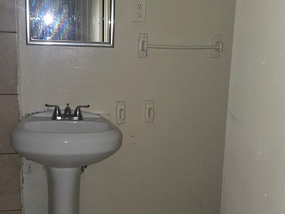 5th image of 4120 S Johnson St APT A