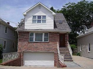 25 Kennedy Rd, Roslyn Heights, NY 11577