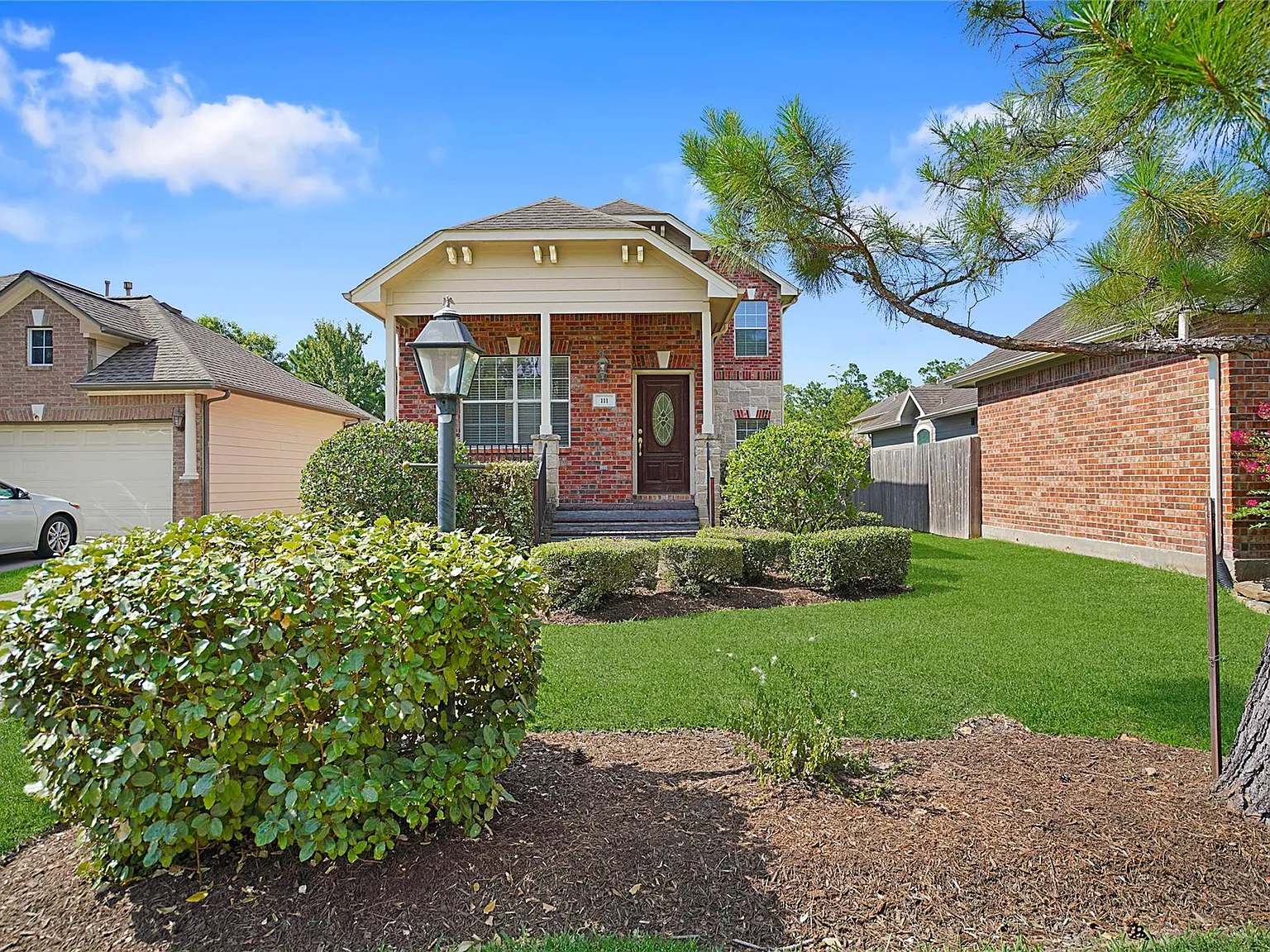3 bed, 2.5 bath, 2001 sqft, $2,600 — Photo 4