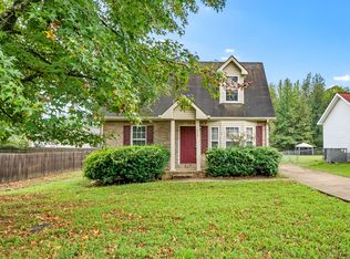 360 Donna Dr, Clarksville, TN 37042