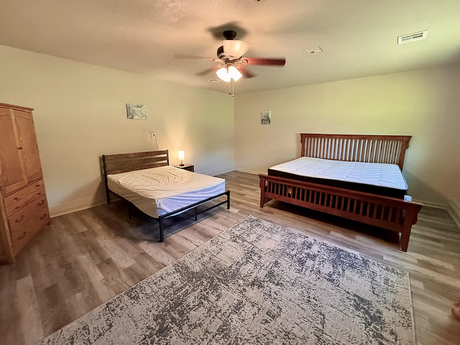 4 bed, 2.0 bath, 1494 sqft, $806 — Photo 1
