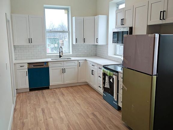 2nd image of 36-38 E Broad St #2A