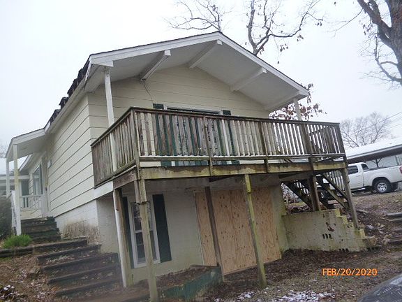 2nd image of 218 W End Dr