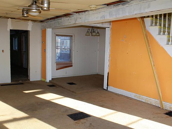 5th image of 712 State St