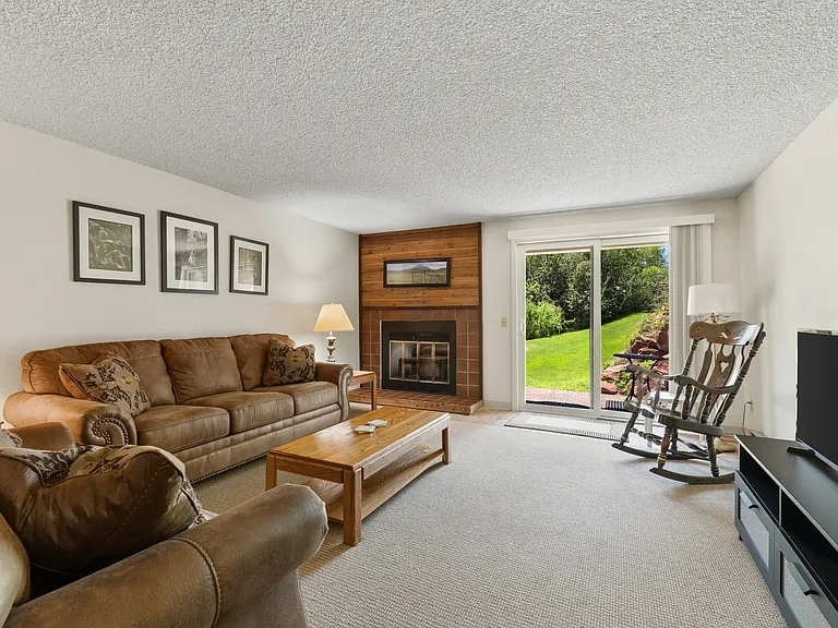 2822 Hager Ln #2B — Photo 3