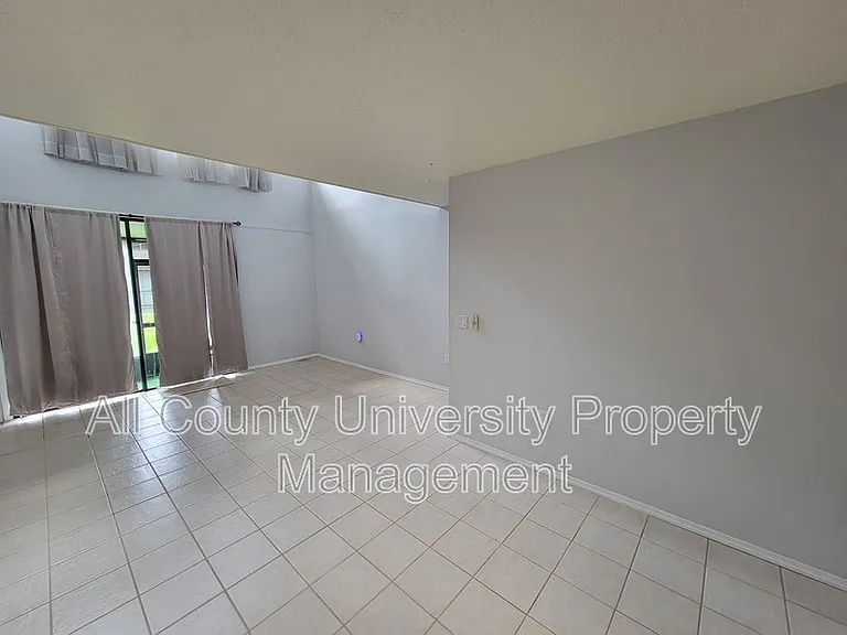 703 SW 75th St #101 — Photo 4