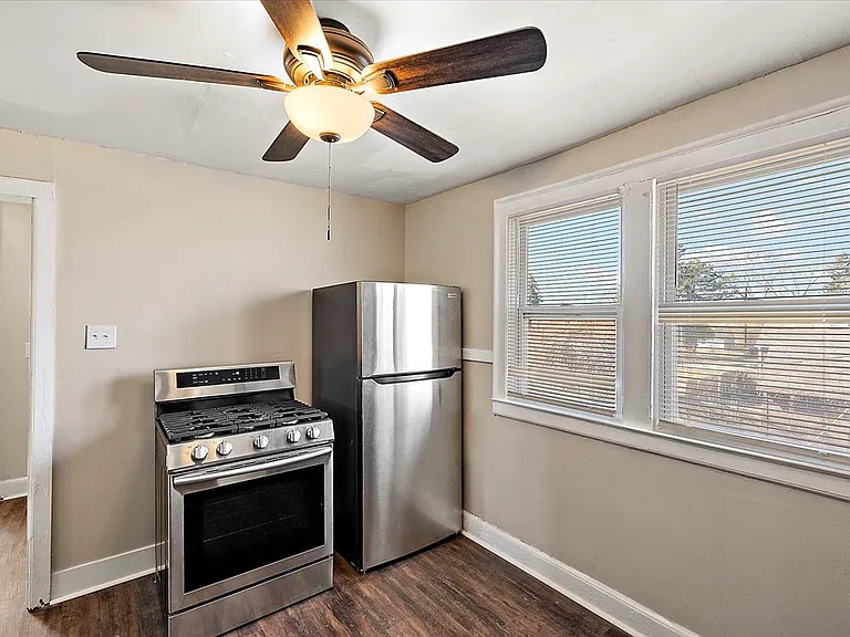5741 Lakewood St — Photo 27
