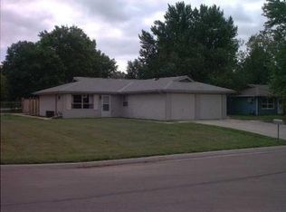 1003 W 24th St, Lawrence, KS 66046