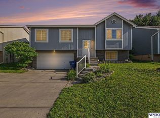 18907 R St, Omaha, NE 68135