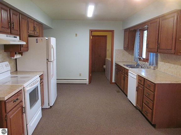4th image of 207 S Pine St