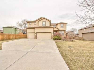 898 Clearview Dr, Lansing, KS, 66043