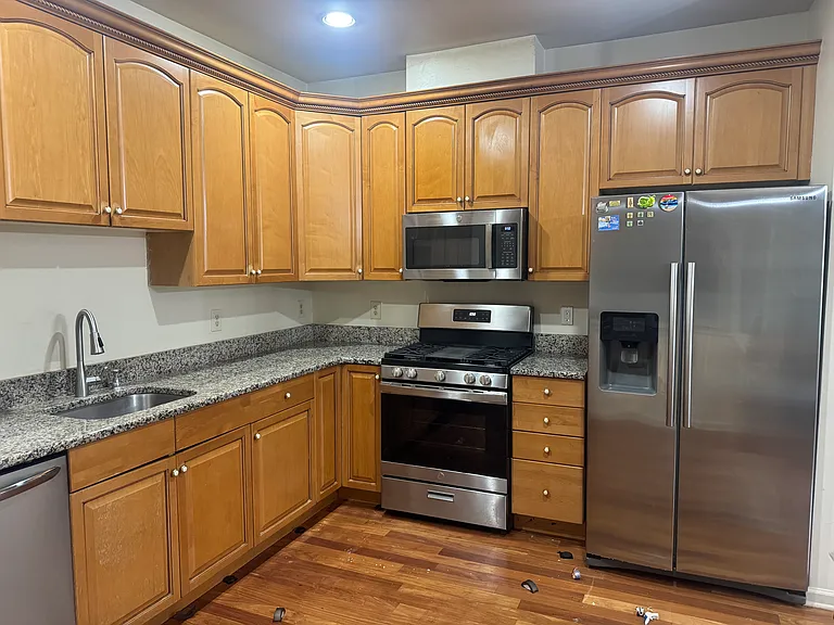 73 Rhyan Dr — Photo 3
