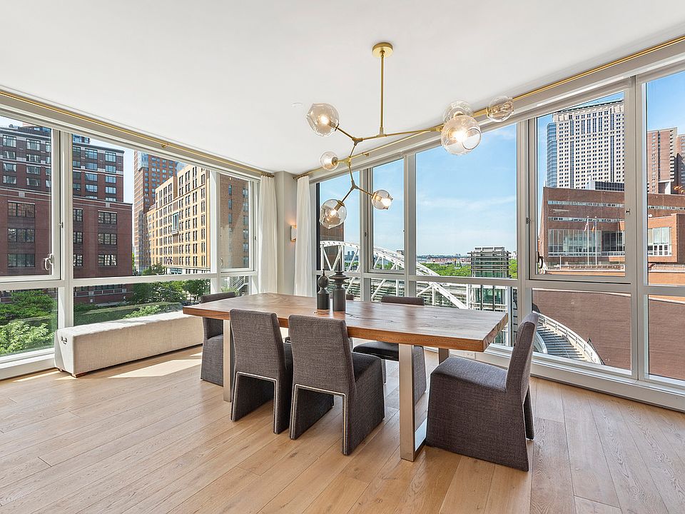 1st image of 200 Chambers St