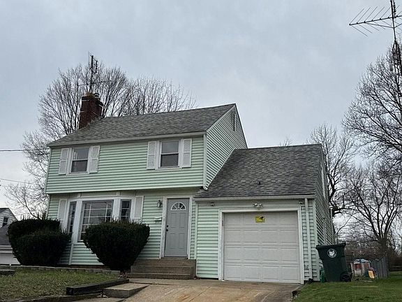 2nd image of 2415 Snyder Ave NE