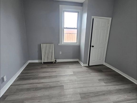 4th image of 237 Littleton Ave #11
