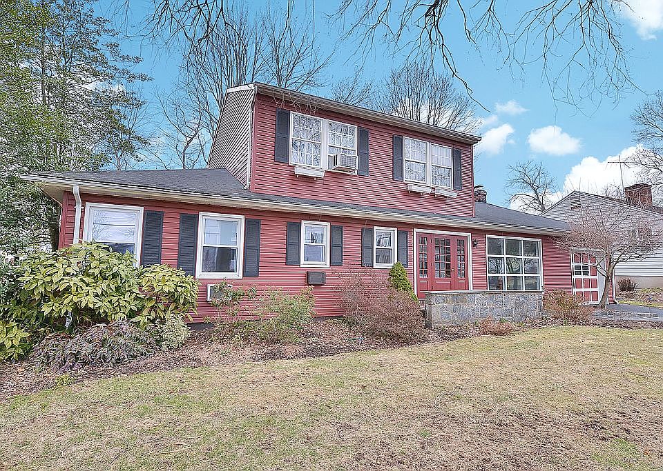2nd image of 219 Tillotson Rd