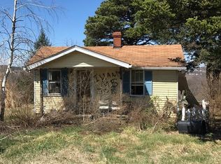 273 Stone Church Rd, Finleyville, PA 15332